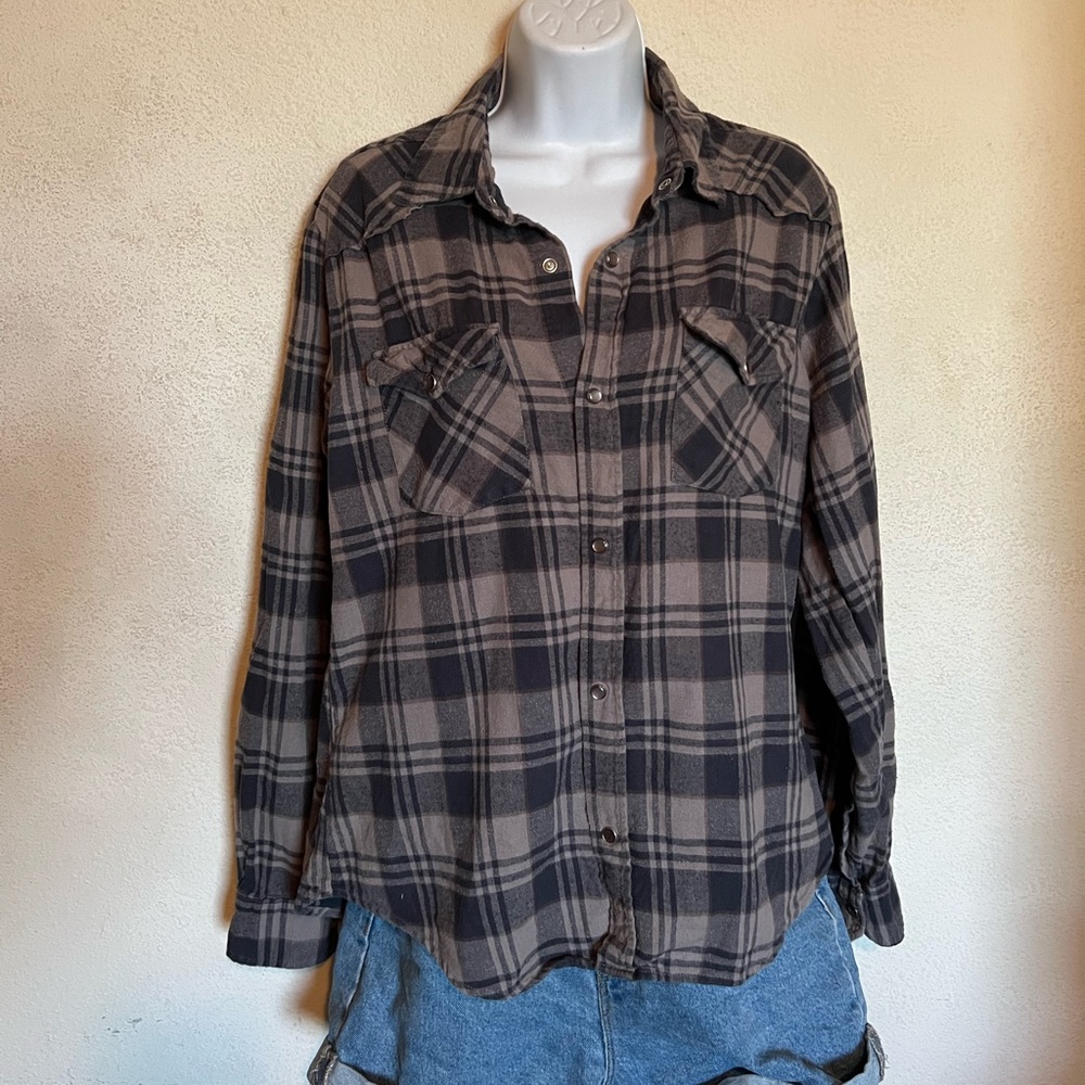 BEAUTIFUL BROWN PLAID SHIRT!